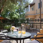 Wilde Rose Hotel